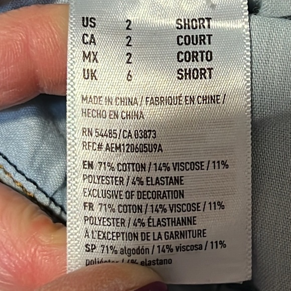 American Eagle Dark Wash Destructed Stretch Jeggings sz 2 Short Like New - Picture 8 of 8